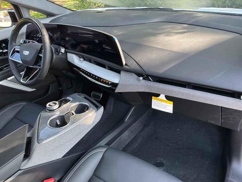 2027 Cadillac OPTIQ Luxury - Photo 37