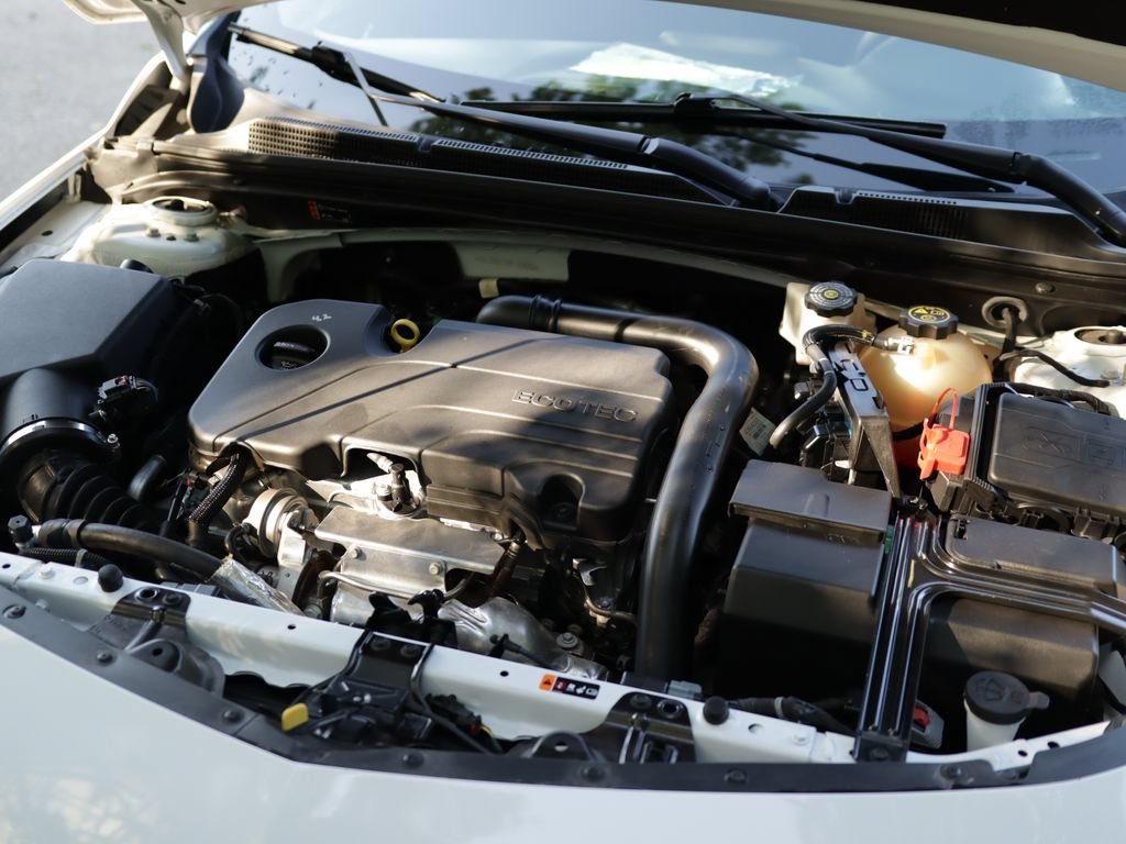 Used 2024 Summit White Chevrolet 1LT image 29