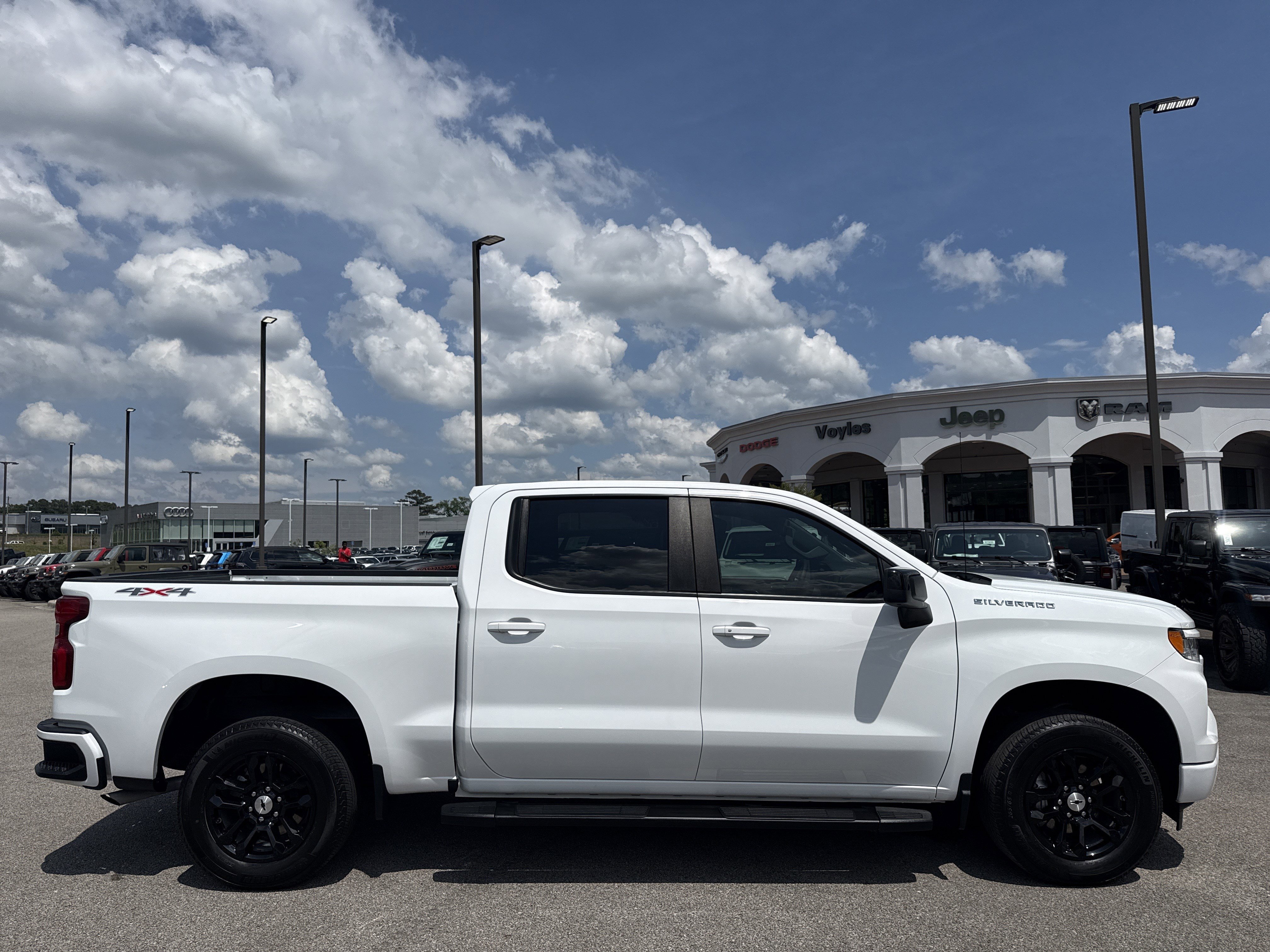 2023 Chevrolet Silverado 1500 RST - Photo 8