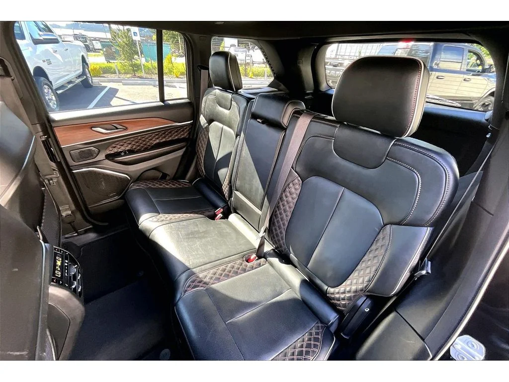 Used 2024 Black Jeep Summit image 26