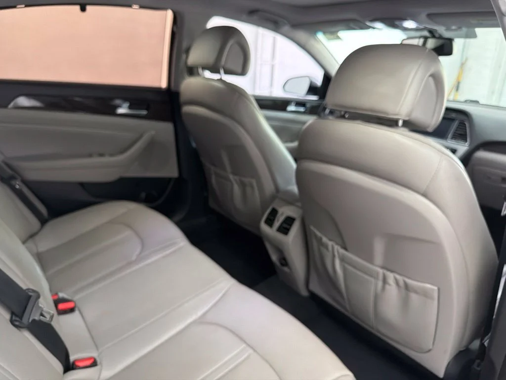 Used 2015 Silver Hyundai Limited image 29