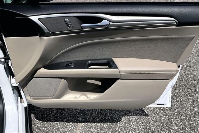 Used 2019 White Ford SE image 27