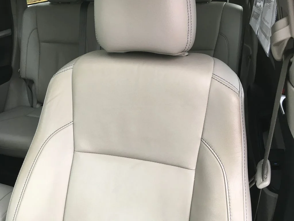 Used 2019 White Toyota XLE image 24