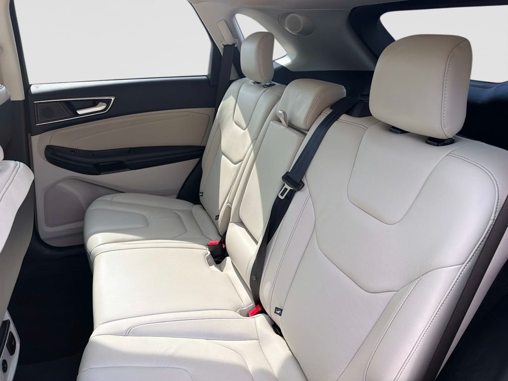 Used 2022 Silver Ford Titanium image 14