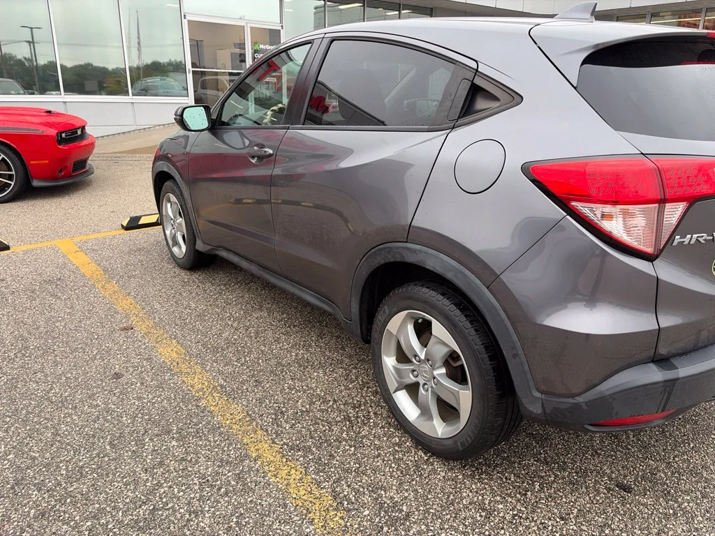 Used 2017  Honda EX image 4