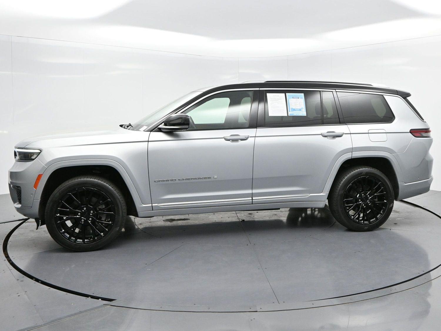 Used 2023 Silver Zynith Jeep Summit Reserve image 4