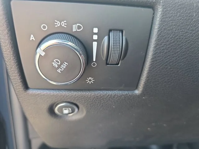 Used 2018 Black Jeep Altitude image 26