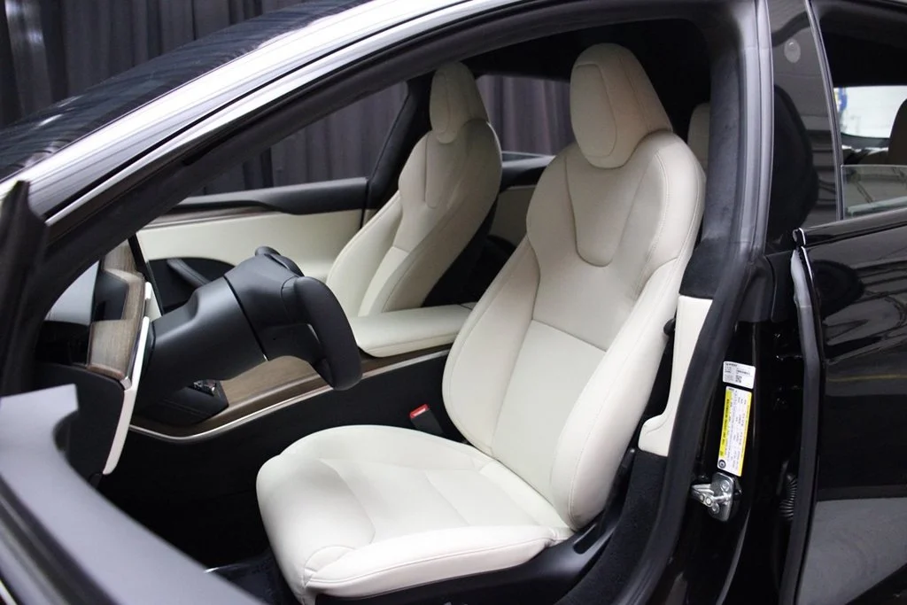 Used 2022 Solid Black Tesla Base image 45