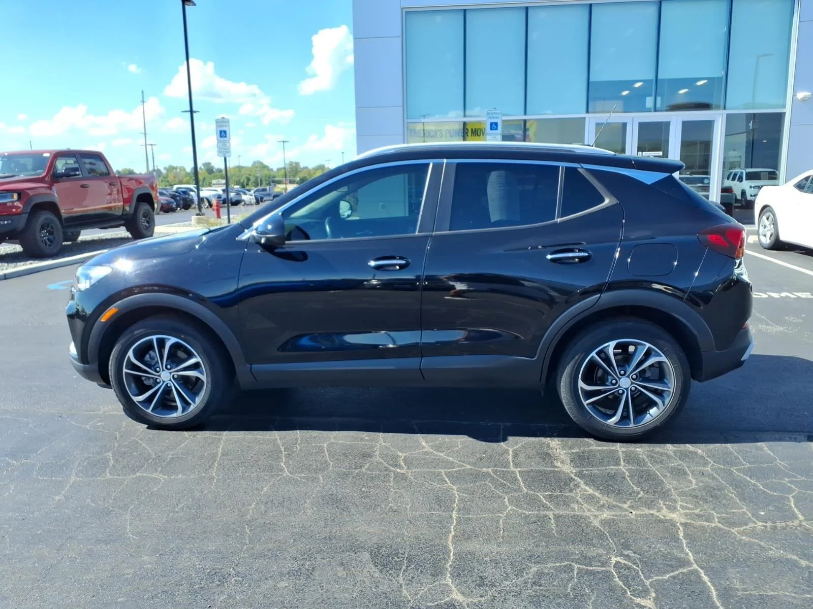 Used 2022 Ebony Twilight Metallic Buick Select image 4