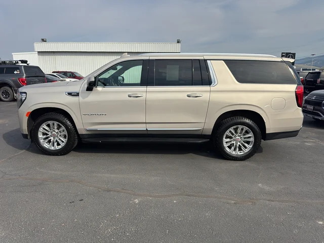 2023 GMC Yukon XL SLT