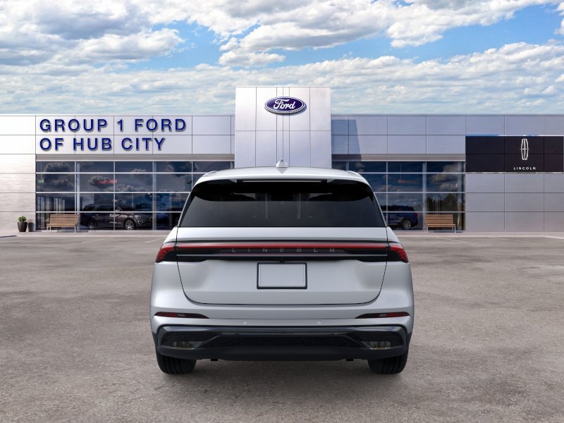 New 2026 Silver Radiance Metallic Clearcoat Lincoln Premiere image 5