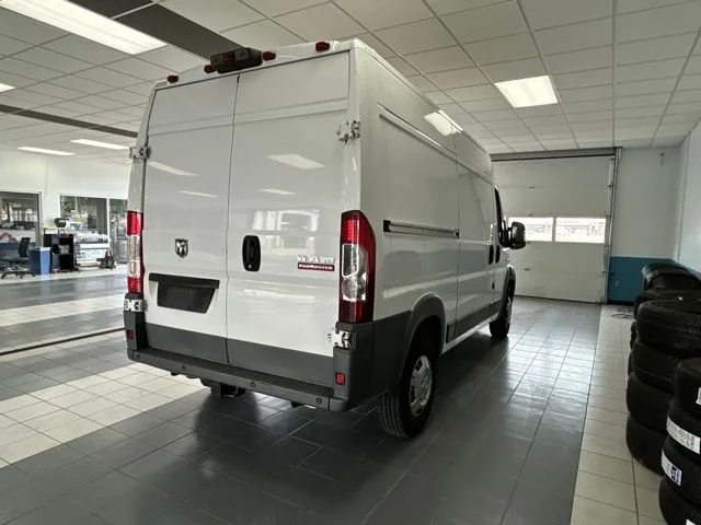 Used 2015 Bright White Clearcoat Ram Base image 7