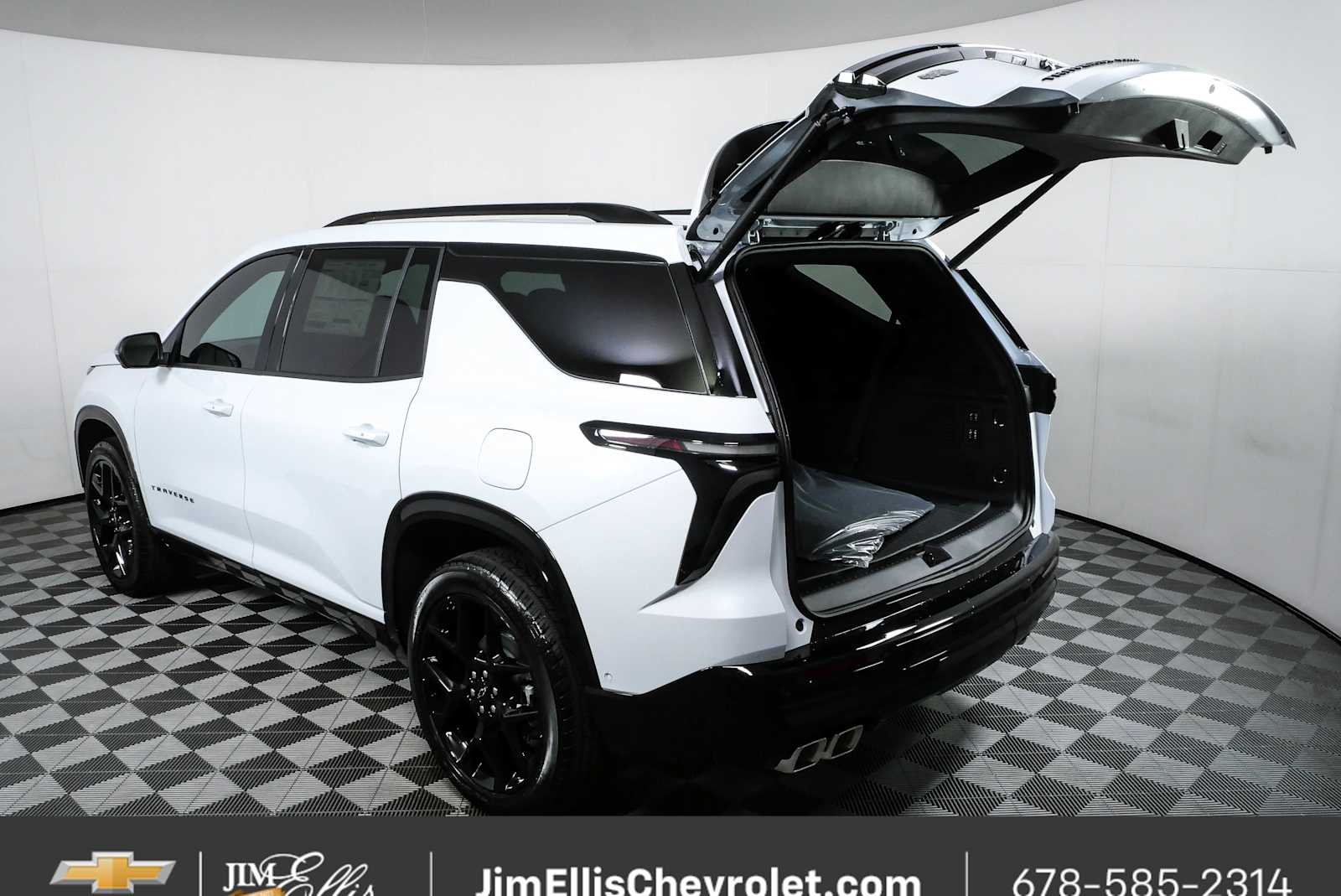New 2026 Polar White Tricoat Chevrolet RS image 37