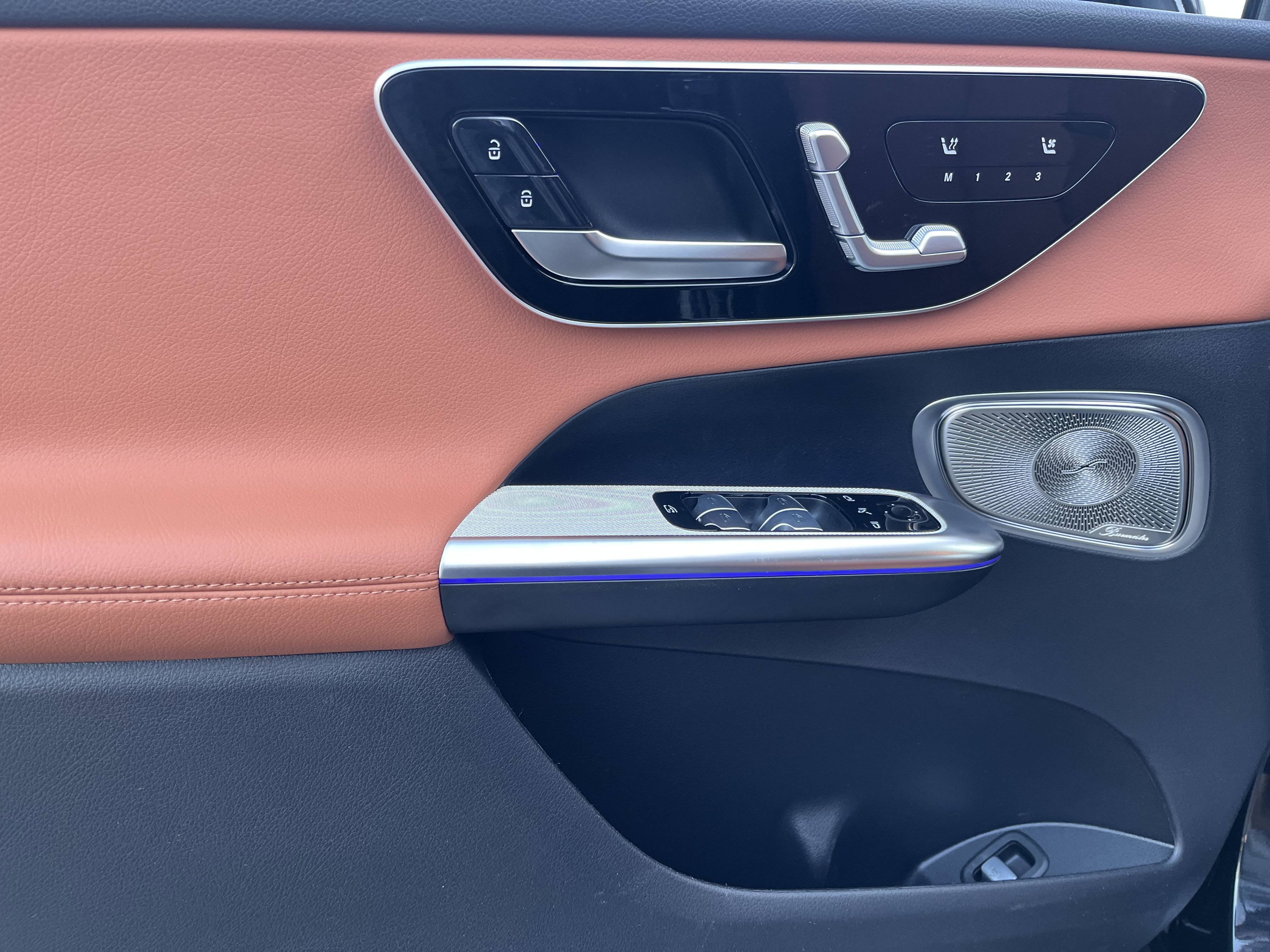 New 2026 Obsidian Black Metallic Mercedes-Benz GLC 300 image 10