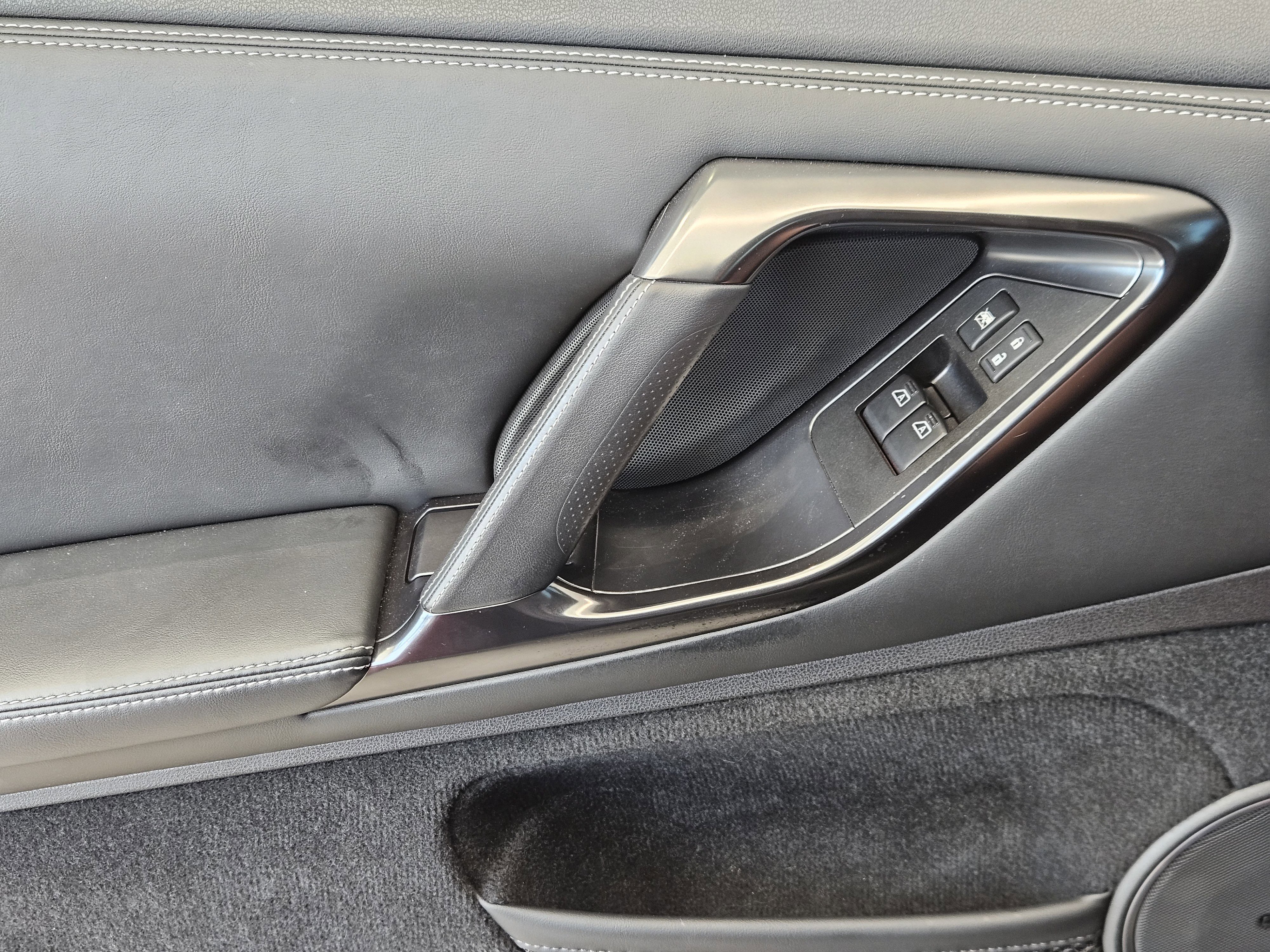 Used 2014  Nissan Premium image 24