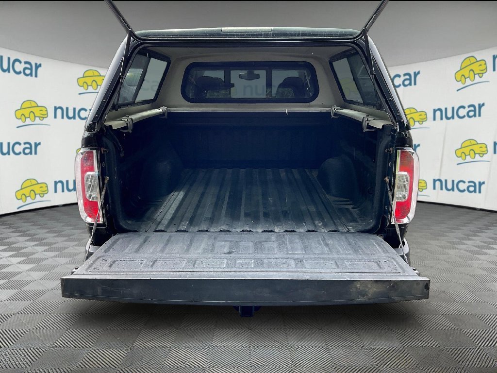Used 2022 Black GMC AT4 w/Leather image 30