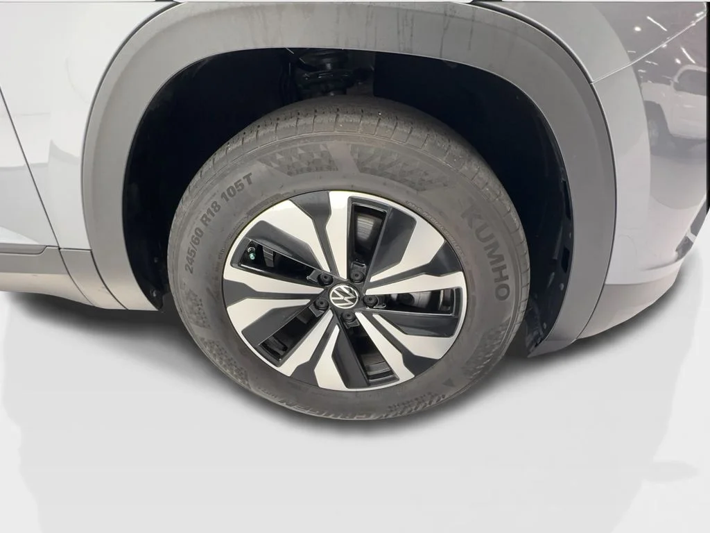 Used 2025 Gray Volkswagen 2.0T SE image 13
