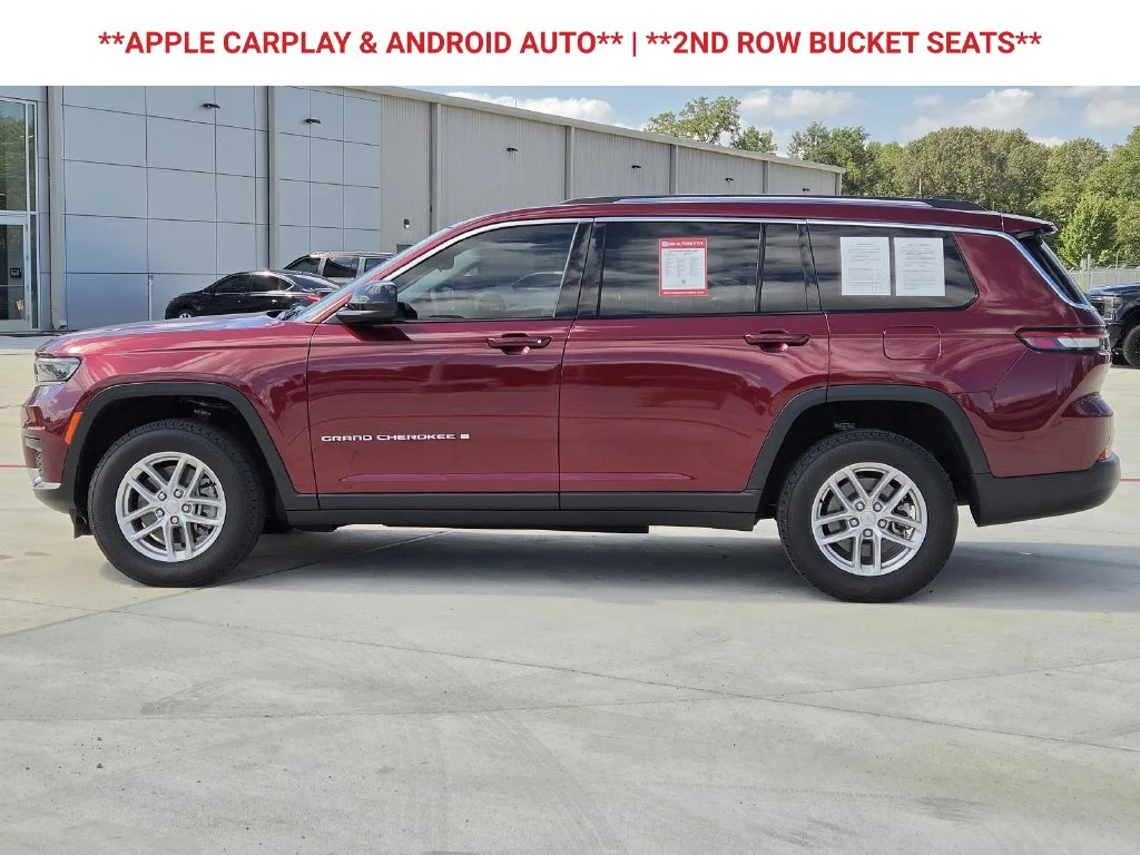 Used 2023 Red Jeep Laredo image 5