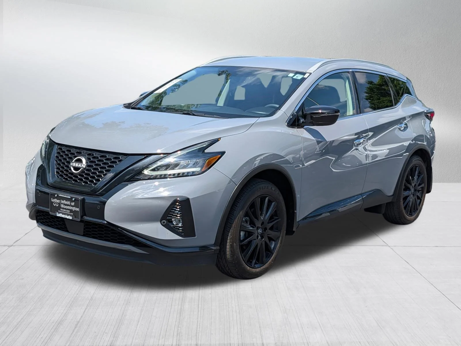 Used 2024 Boulder Gray Pearl Nissan SV image 3