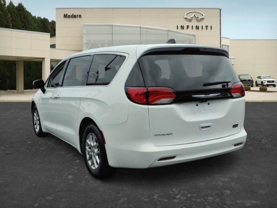 Used 2023 Bright White Clearcoat Chrysler LX image 4