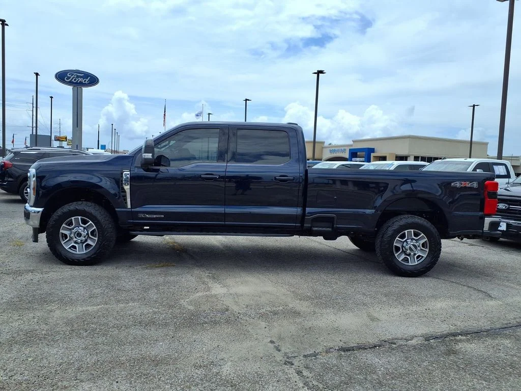 Used 2025 Blue Ford Lariat image 17