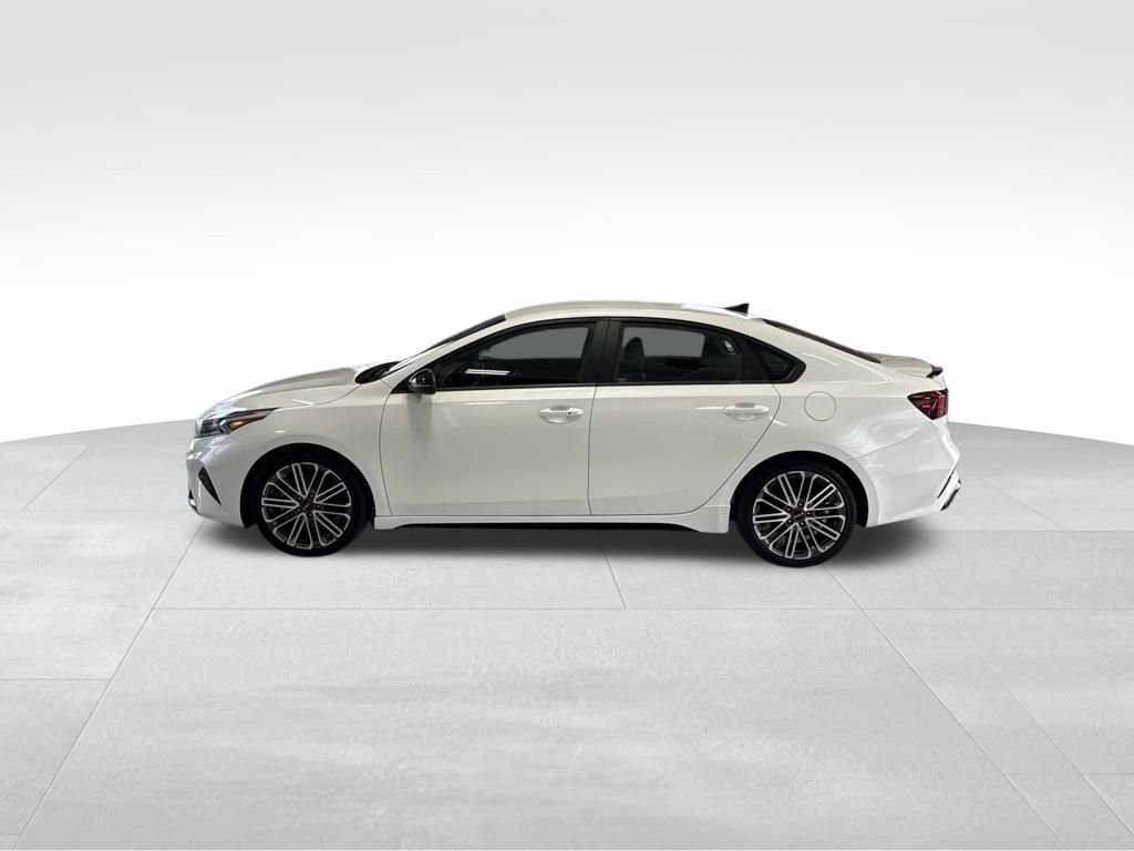 Used 2022 White Kia GT image 2