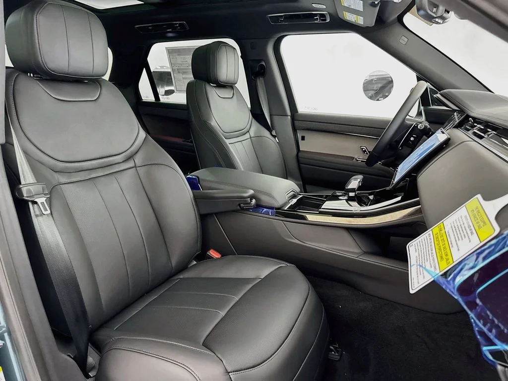 New 2026 Giola Green Land Rover Dynamic SE image 29