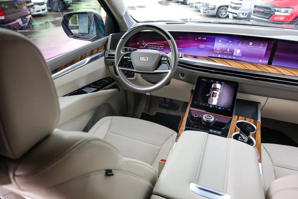 Certified Used 2025 Black Raven Cadillac Sport Platinum image 27