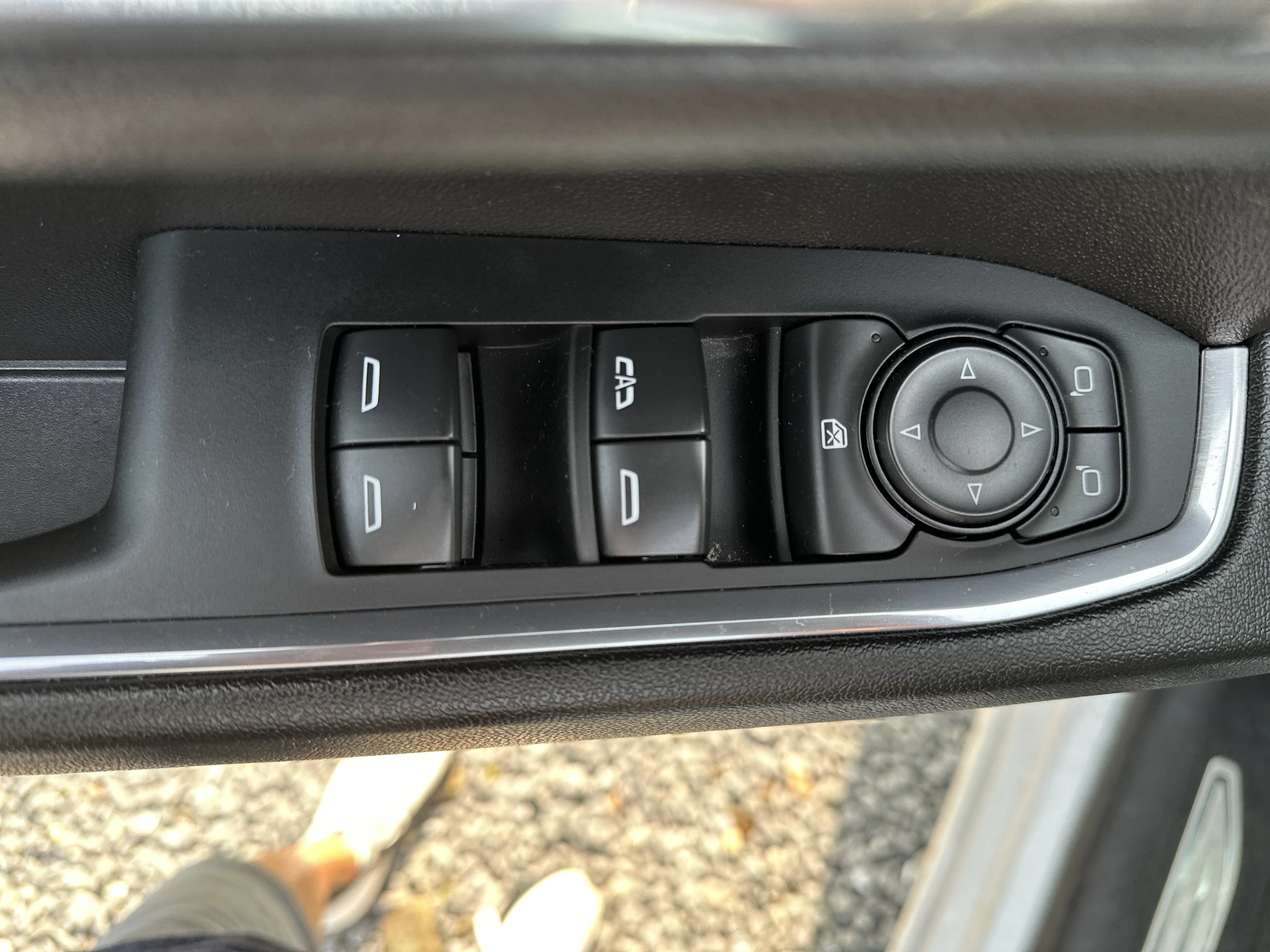 Used 2023 Summit White Chevrolet LT image 16