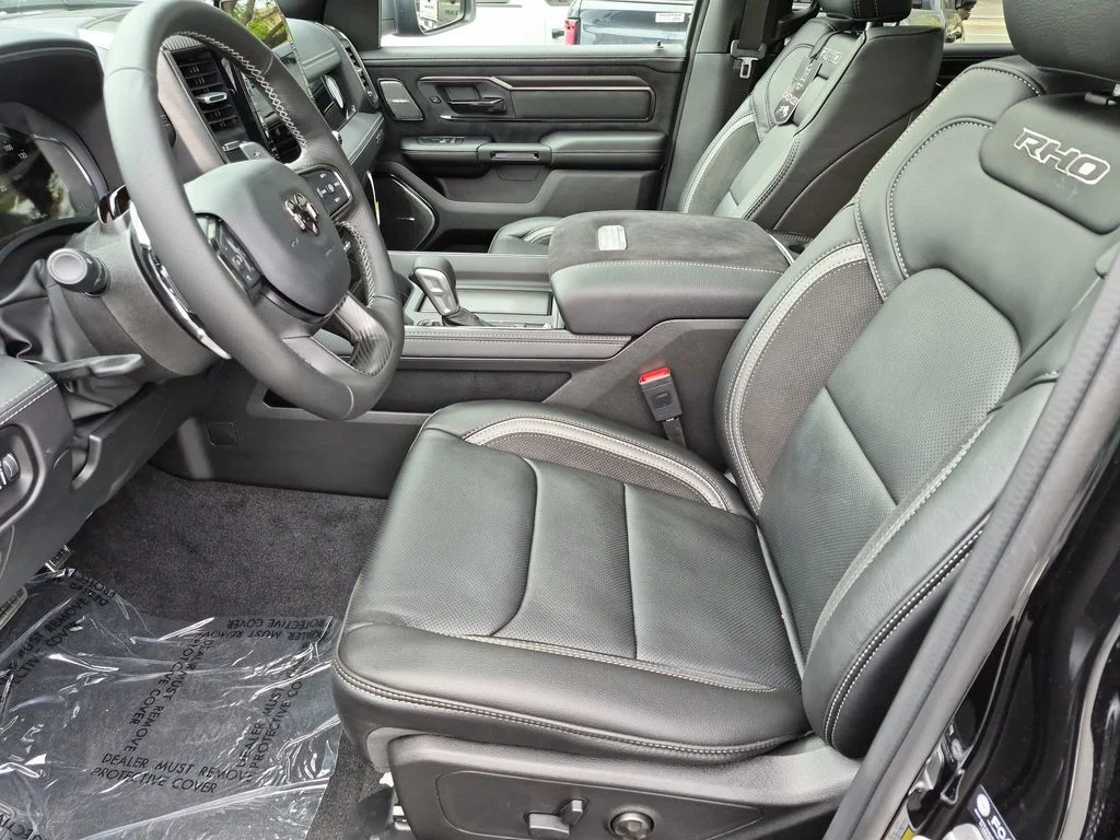 New 2026 Diamond Black Crystal Pearl-Coat Exterior Paint RAM RHO image 10