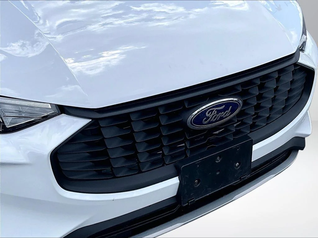 Used 2023 White Ford Base image 26
