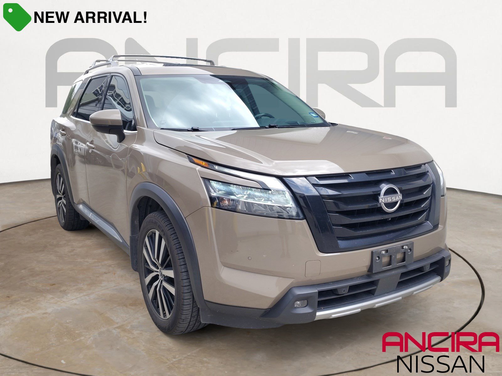 2023 Nissan Pathfinder Platinum 2WD's photo