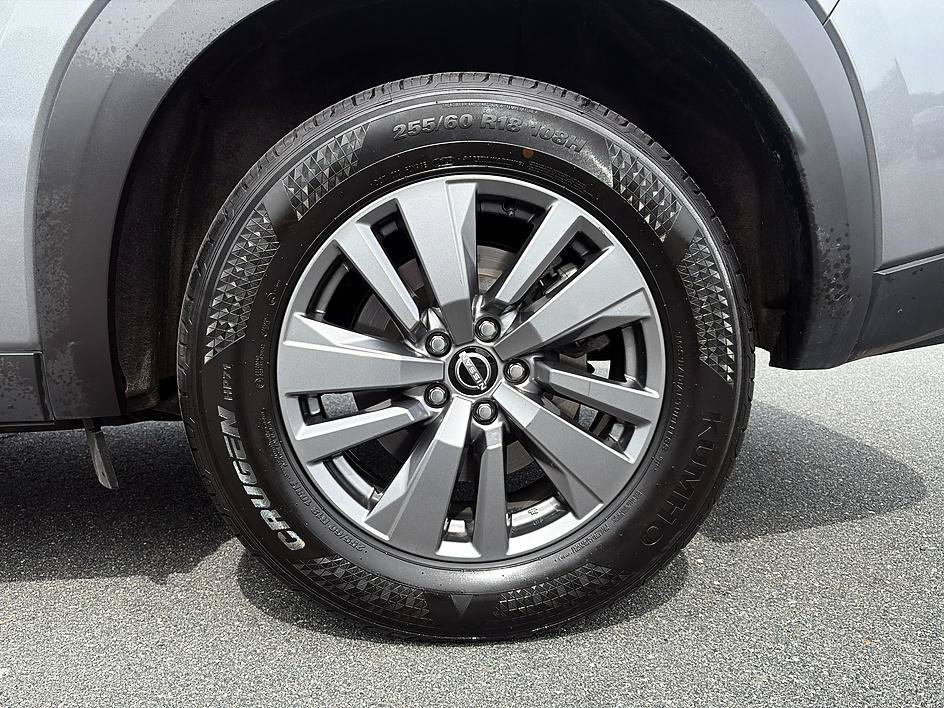 Used 2025 Super Black Nissan SV image 10