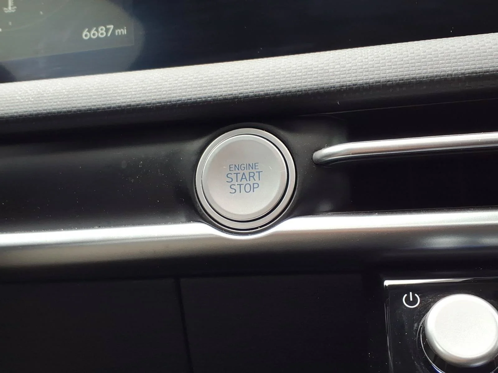 Used 2025 White Pearl Hyundai SEL Convenience image 19
