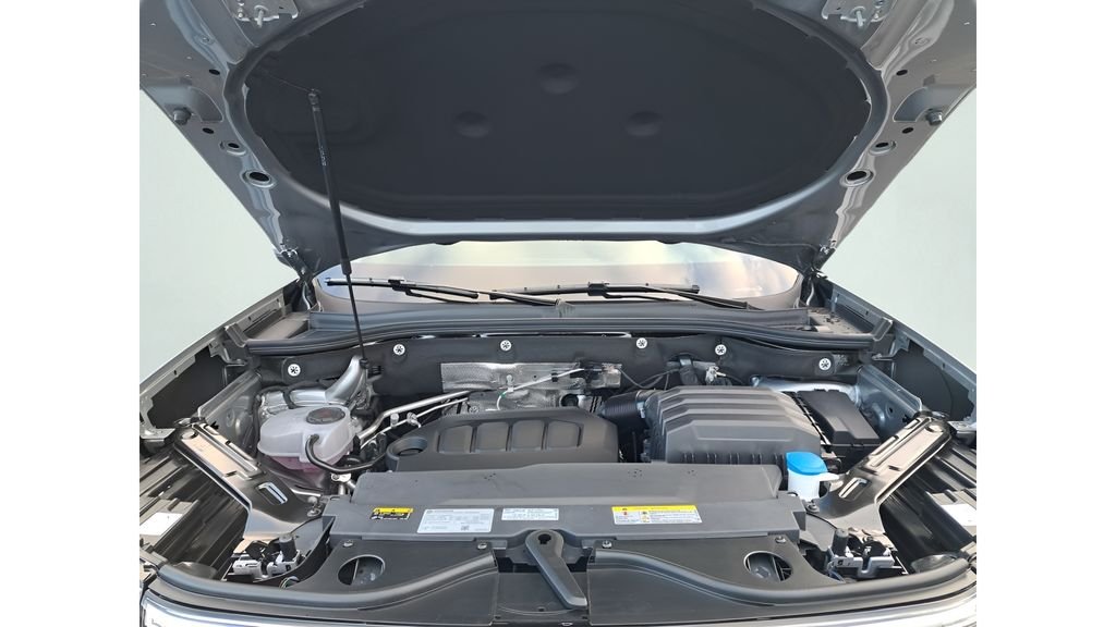 New 2026 Silver Volkswagen 2.0T SE w/Technology image 19