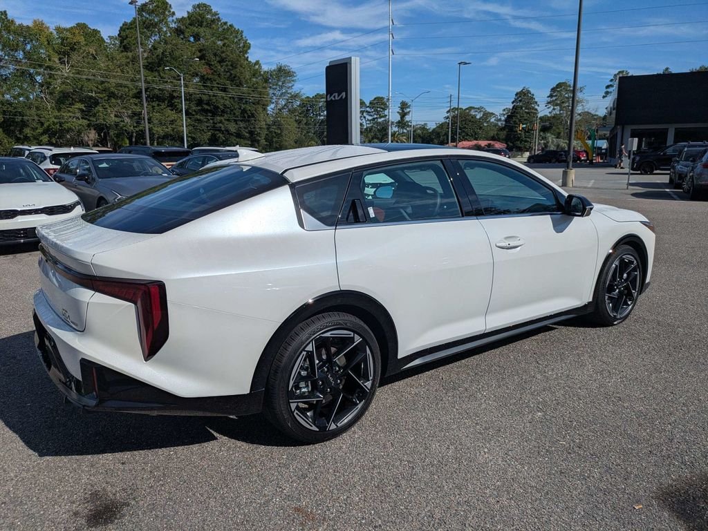 New 2026 Snow White Pearl Kia GT-Line image 4