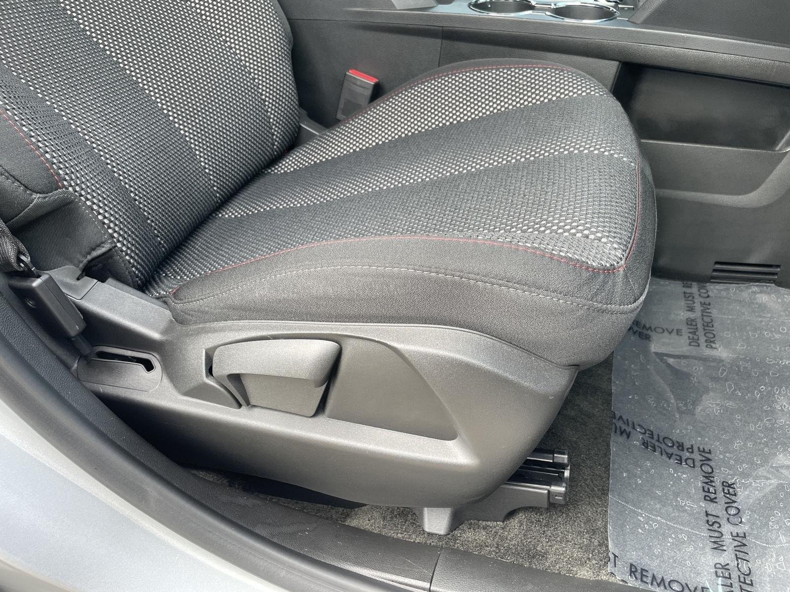 Used 2017 Quicksilver Metallic GMC SLE image 3