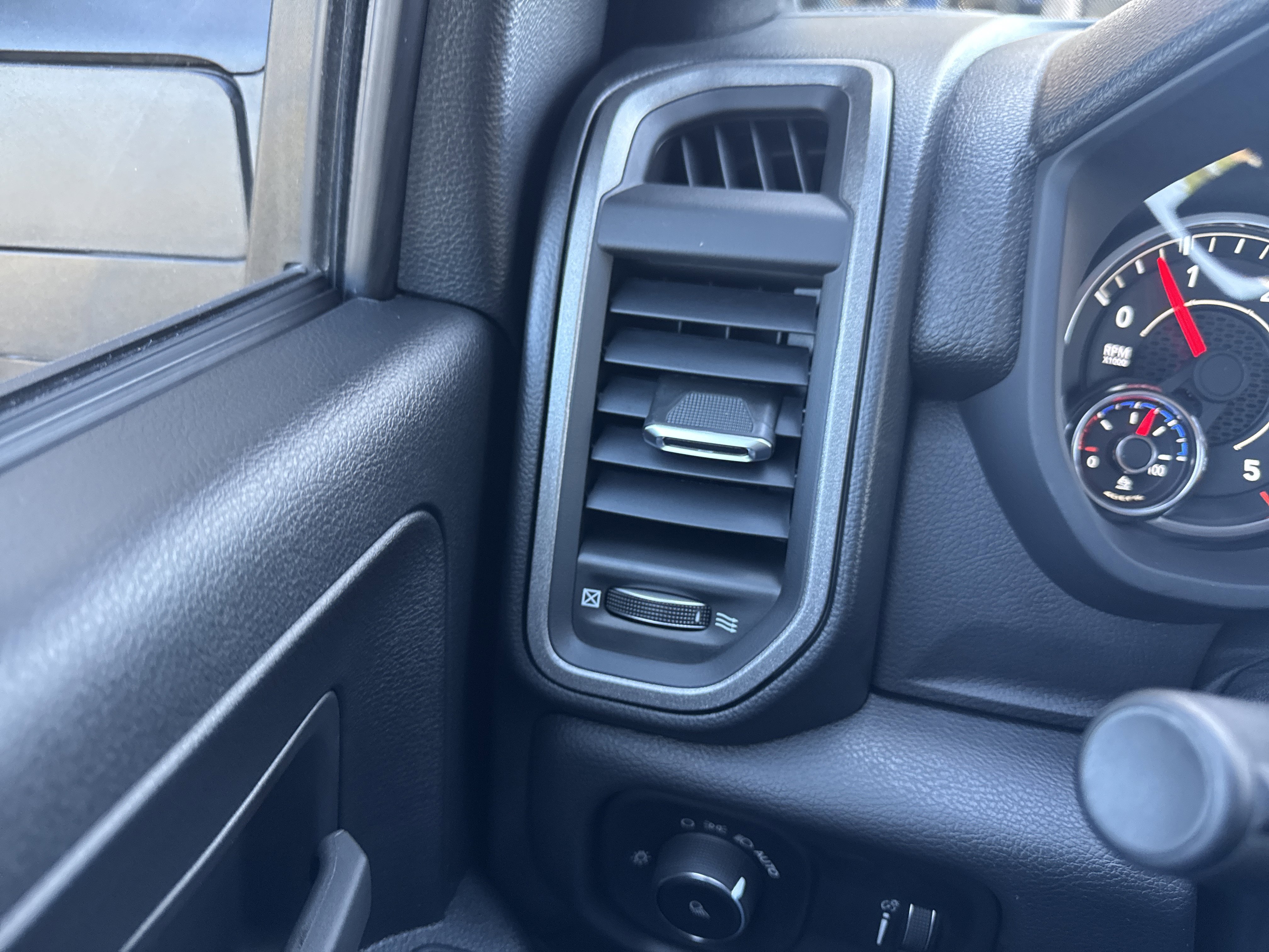2024 RAM Ram 2500 Pickup Tradesman - Photo 33