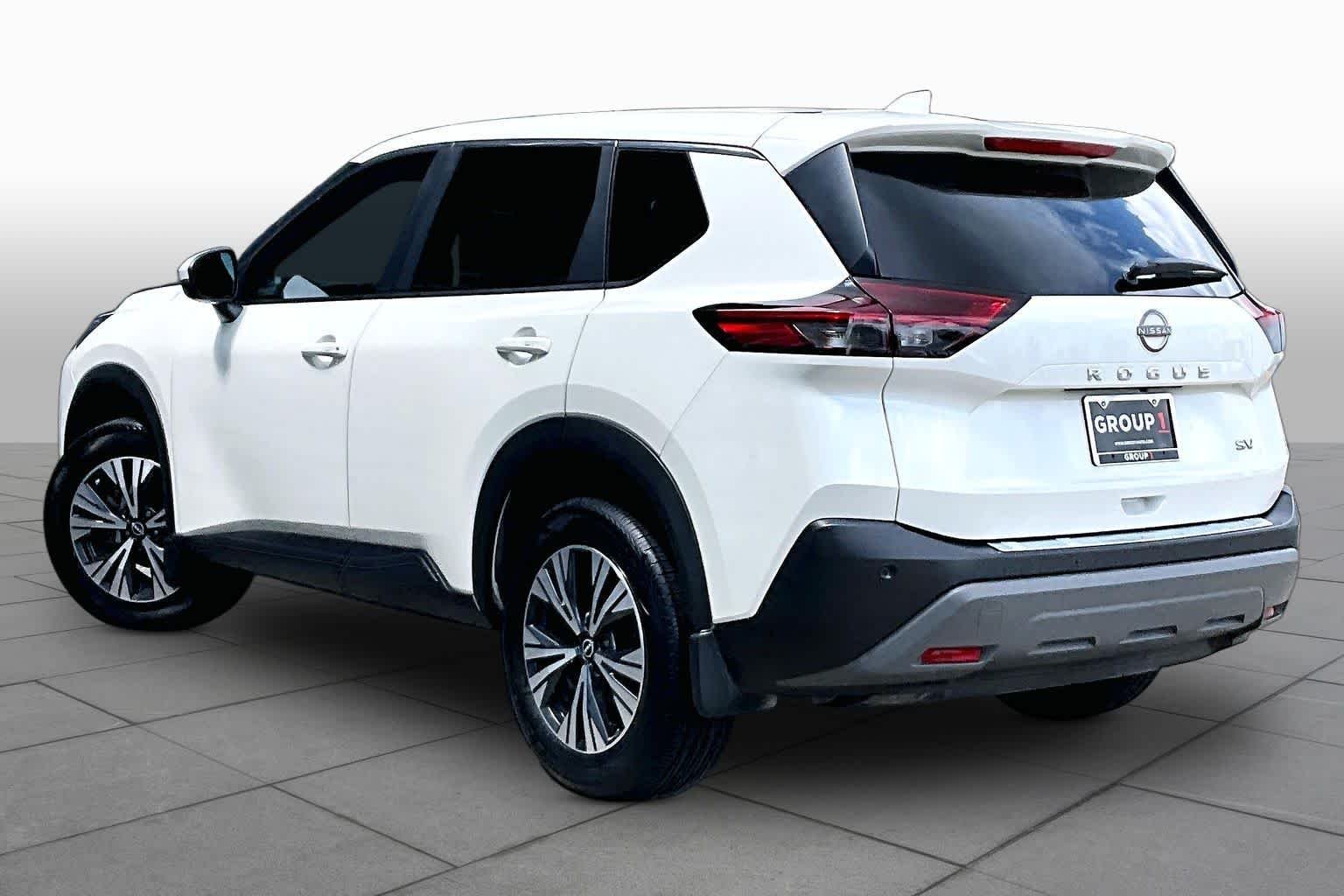 Used 2023 Pearl White Tricoat Nissan SV image 11
