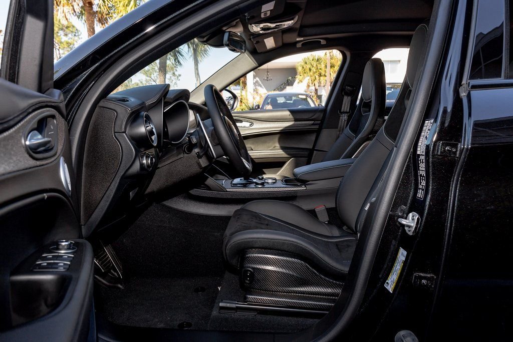 2024 Alfa Romeo Stelvio Quadrifoglio - Photo 24