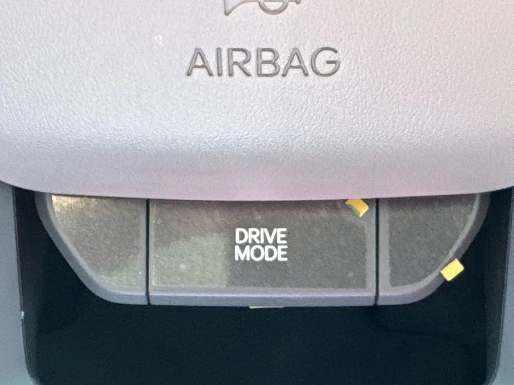 New 2027 Ivory Silver Kia EX image 27