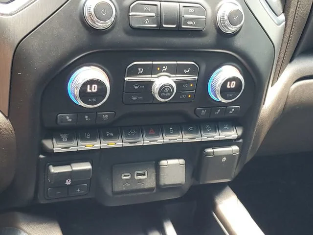 Used 2021 EBONY TWILIGHT METALLIC GMC Denali image 19