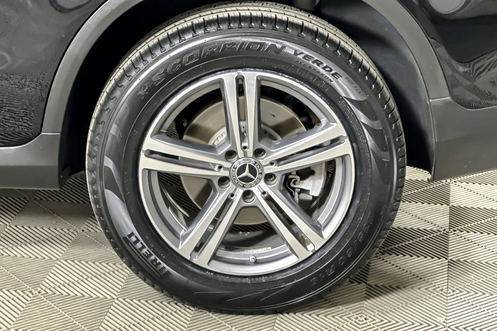 Used 2022 Black Mercedes-Benz GLC 300 4MATIC® SUV image 25