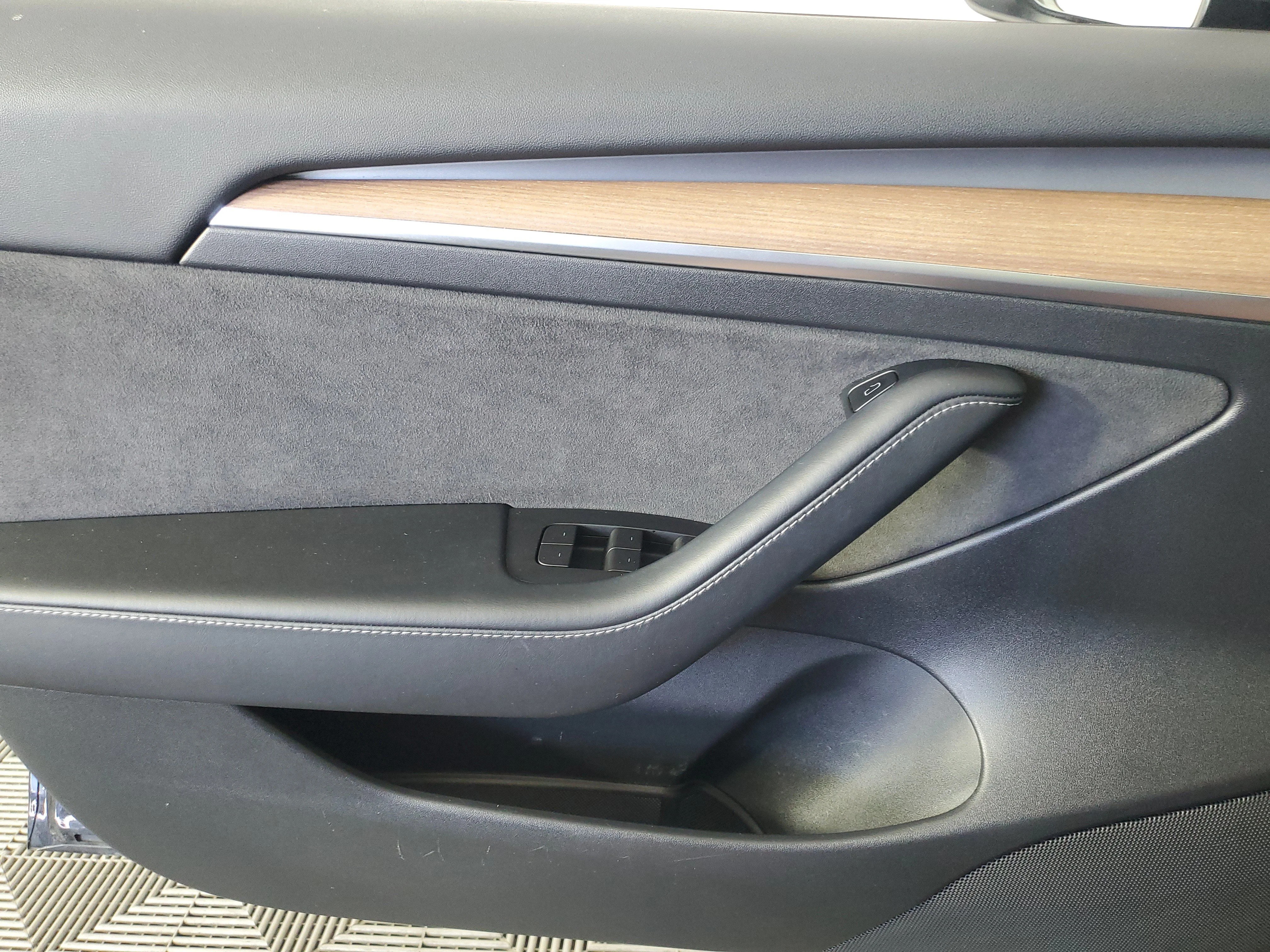 Used 2021 Solid Black Tesla Long Range image 23