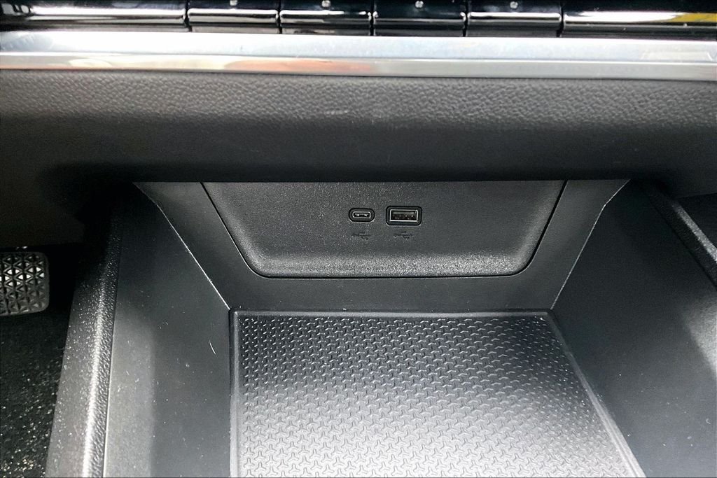 Used 2025 Black Chevrolet LT image 20