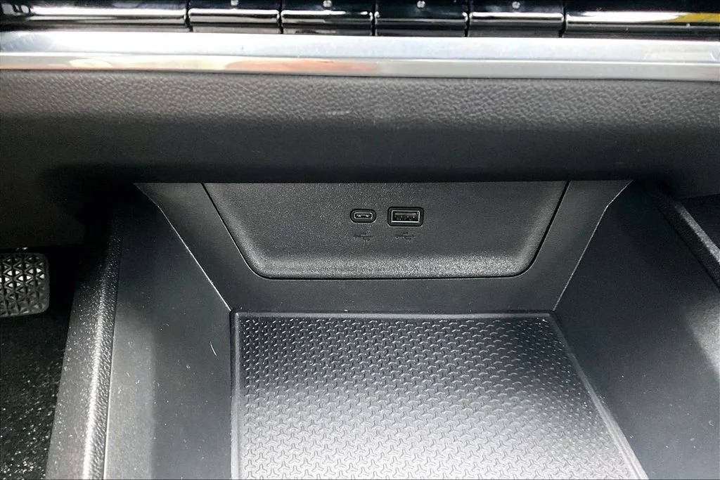 Used 2025 Black Chevrolet LT image 20