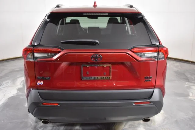 Used 2024 Red Toyota XLE image 9