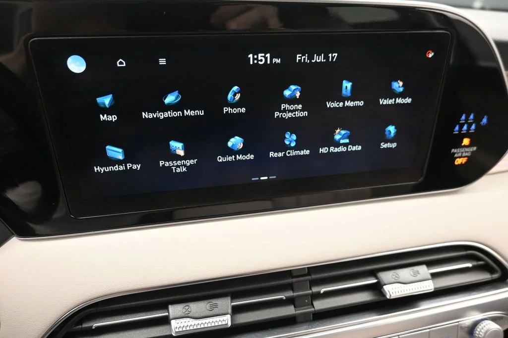 Used 2022 Red Hyundai Calligraphy image 20