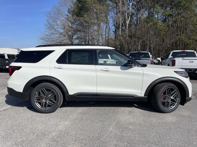 New 2026 Star White Metallic Tri-Coat Ford ST image 2