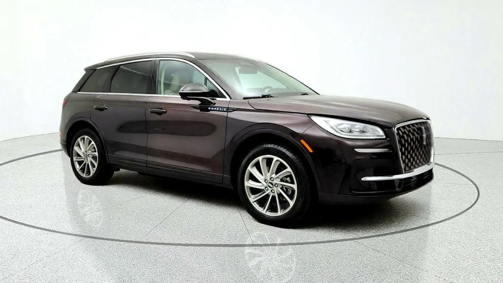 Used 2023 Crystal Red Metallic Premium Clearcoat Lincoln Grand Touring AWD image 3